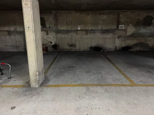 Parking 12 m²