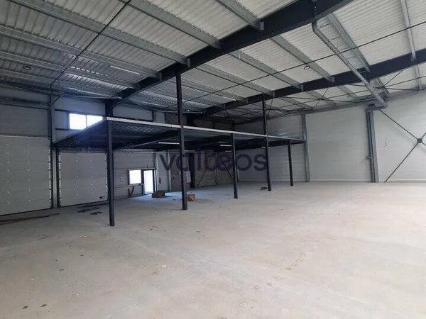 Local d'activité 1872 m²