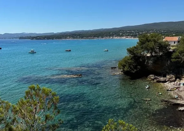 A saint cyr sur mer beau studio proche mer et plage avec terrasse