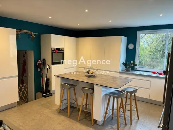 Maison 11 pièces 310 m²