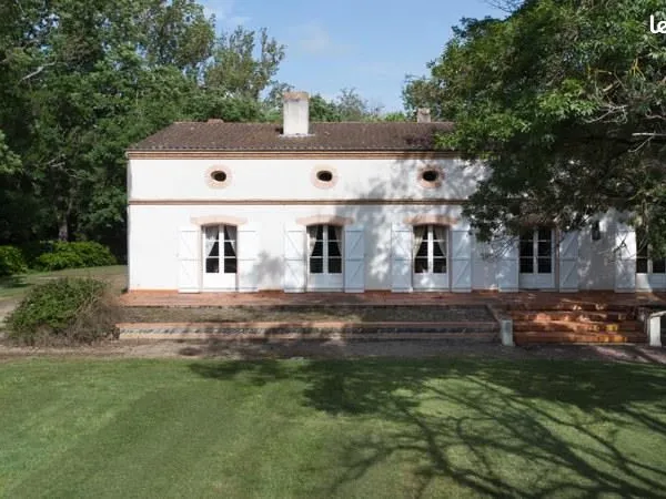 Maison 11 pièces 345 m²