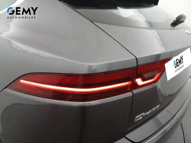 Jaguar E-Pace 2.0 d - 150 ch awd bvm — photo 17