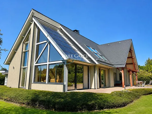 A VENDRE - NORMANDIE - GONNEVILLE-SUR-HONFLEUR - PROPRIÉTÉ CONTEMPORAINE
