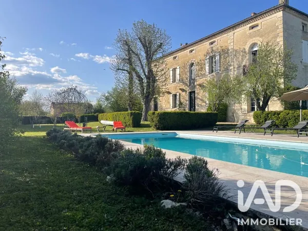 Maison 11 pièces 297 m²