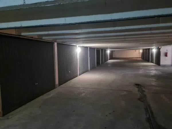 GENTILLY LOT DE 25 BOXES FERMES