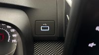 Dacia Sandero 1.0 TCe 90ch Expression — photo 30