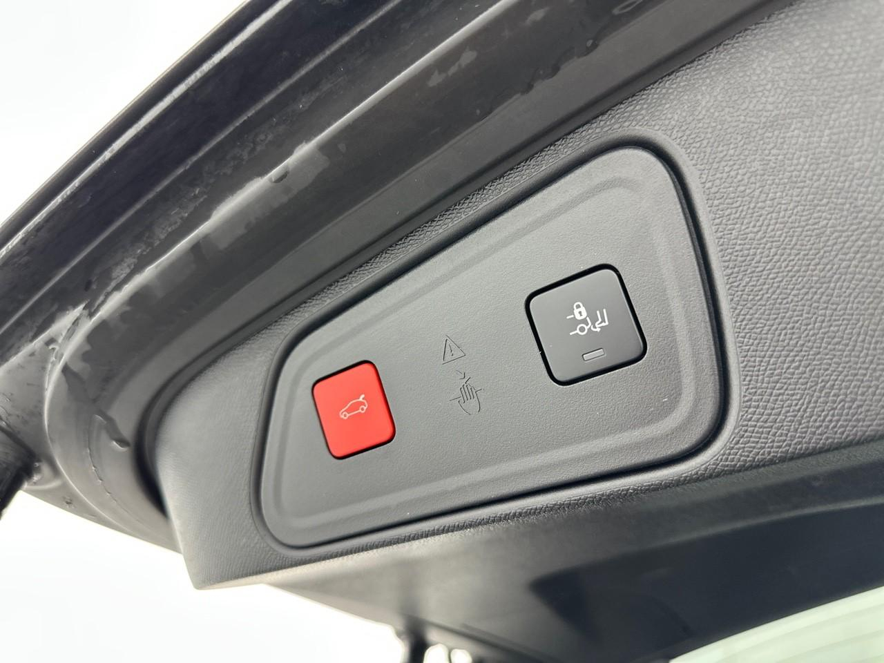 Peugeot 3008 puretech 130ch s&s eat8 gt pack — photo 35