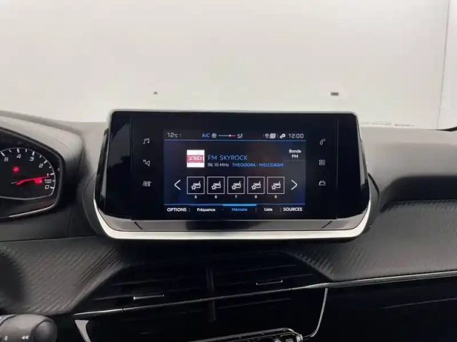 Peugeot 208 puretech 100 s&amp;s bvm6 — photo 20