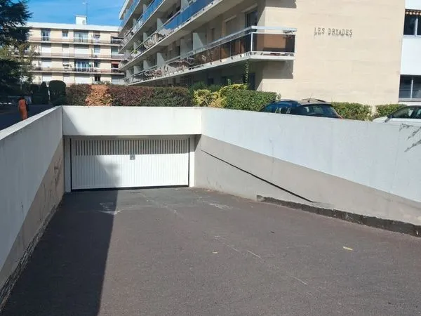 Place de parking Les Veneurs Compiègne