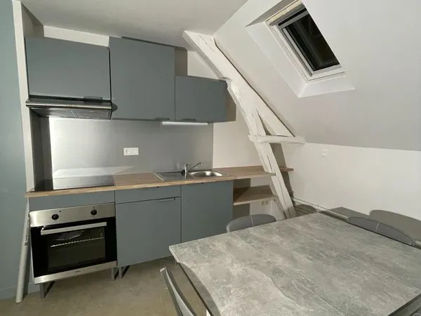Tulle 2 Rue du Général Delmas Studio refait 23m²