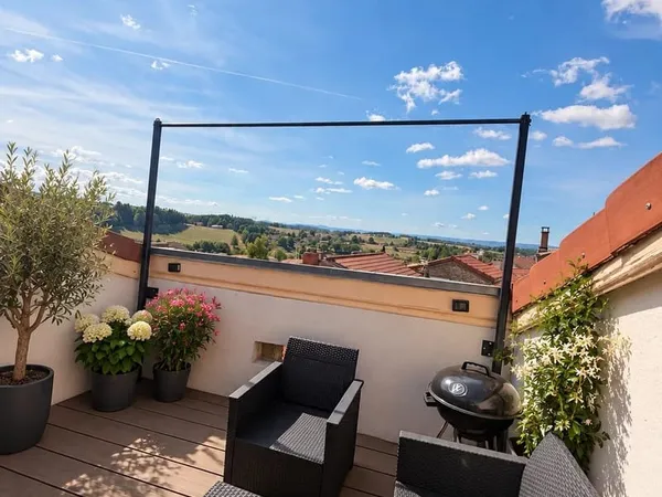 Maison de ville de type F5 de 107.39 m² habitable avec tropezienne , bourg de Saint-Just-Malmont