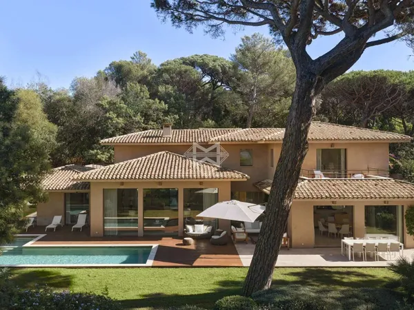 Maison 7 pièces 500 m²