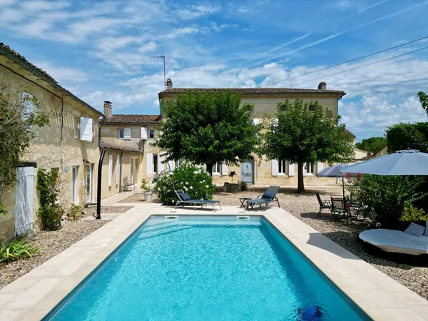 Authentique Girondine avec piscine et gîte proche de Saint-Emilion