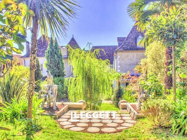 Maison 10 pièces 470 m²