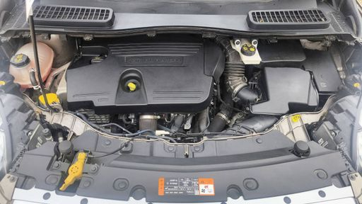 Ford Kuga 2.0 TDCI 150 4X2 - Titanium – 2019 – 111039 km – Diesel – Boîte Manuelle — photo 6