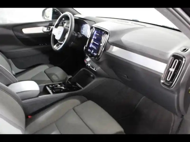 Volvo Xc40 t4 recharge 129 + 82ch plus dct 7 — photo 23