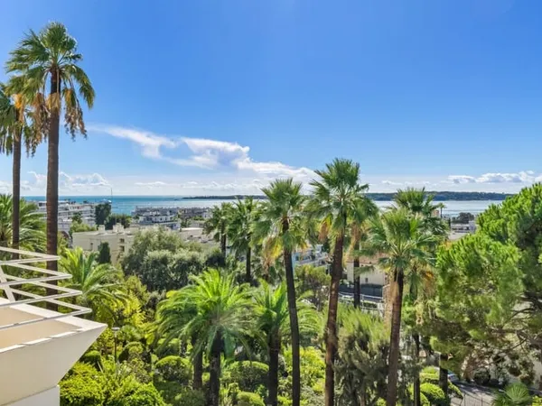 Superbe 3 pièces traversant avec vue mer panoramique