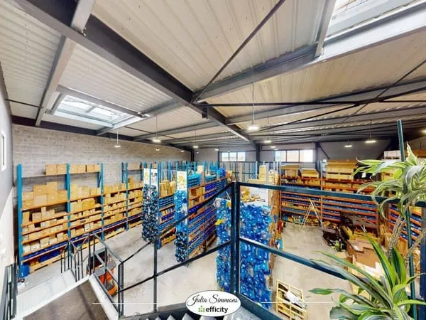 Local commercial 440 m²