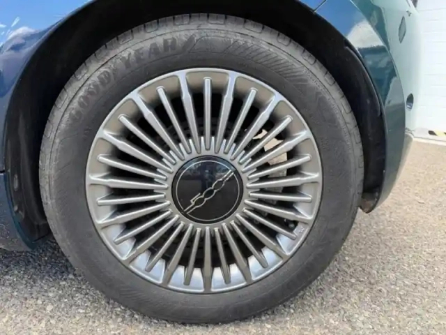 Fiat 500 e 118ch la prima my23 — photo 18