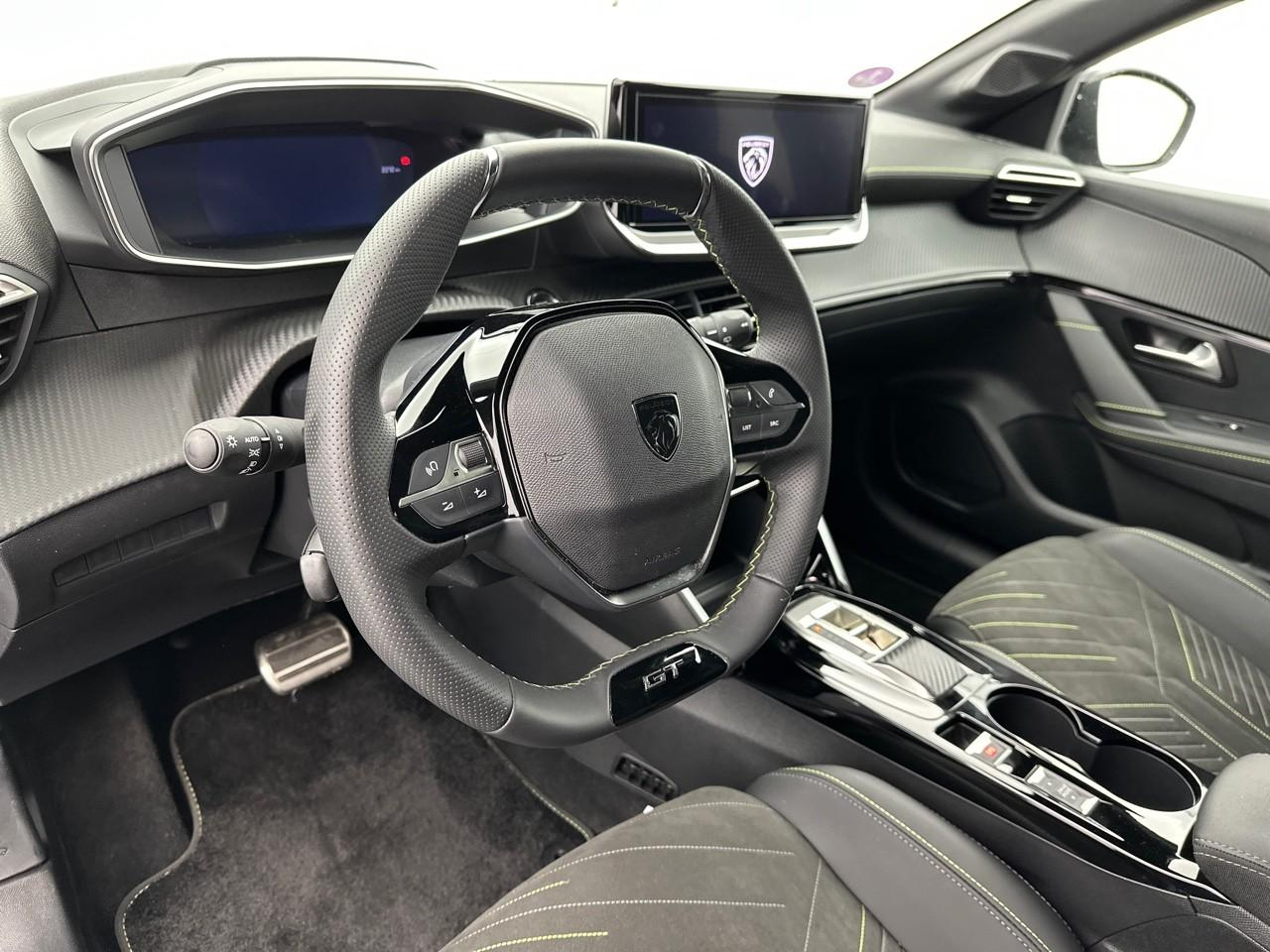 Peugeot 208 hybrid 145 ch e-dcs6 gt — photo 8