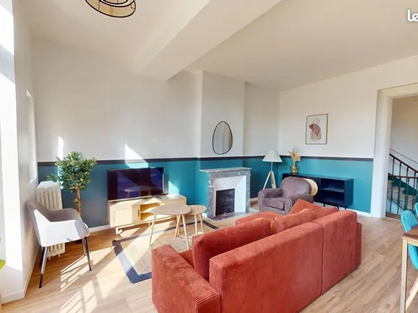 Chambre 8 pièces 141 m²