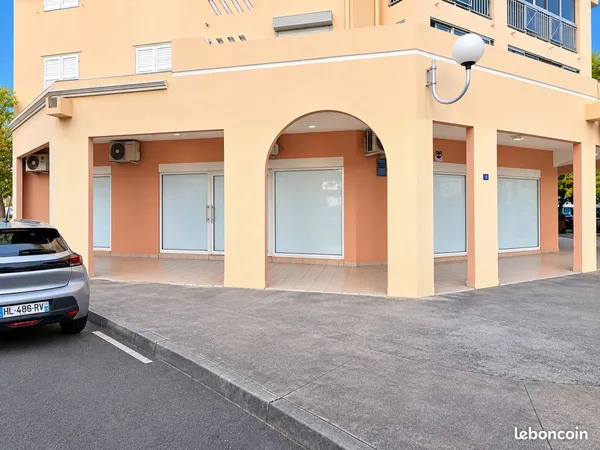 Le port centre/gare routiere : local toutes activites pro