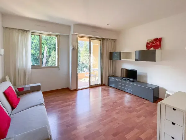 EXCLUSIVITE - STUDIO DERNIER ETAGE - BEAULIEU SUR MER