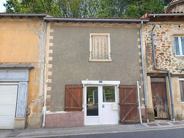 Maison à rénover - Gros potentiel en plein centre de Firmi