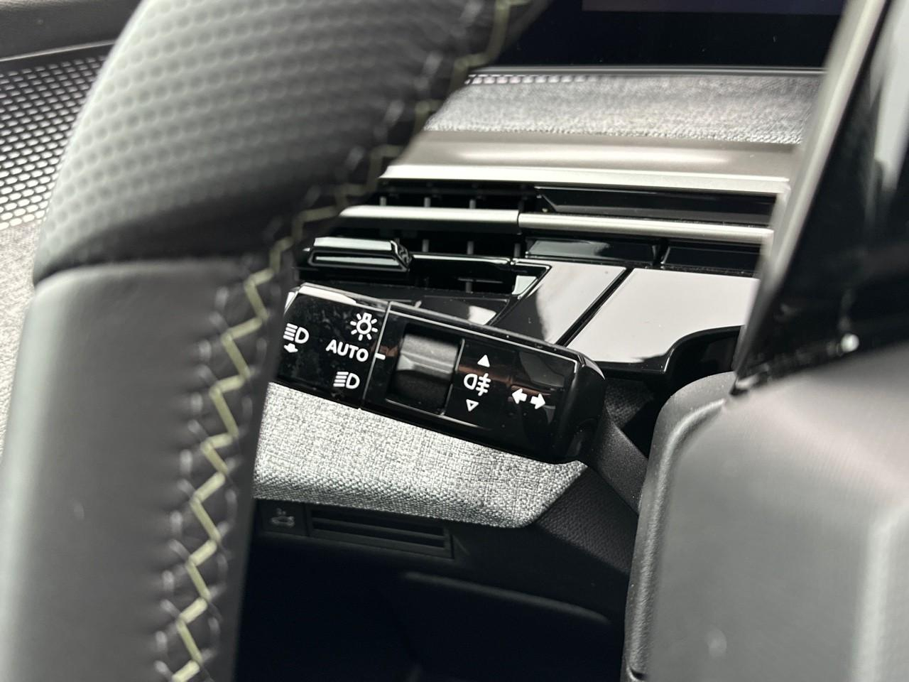 Peugeot 3008 hybrid 145 e-dcs6 gt — photo 19