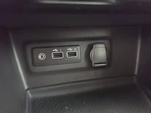 Renault Megane iv estate blue dci 115 edc — photo 306