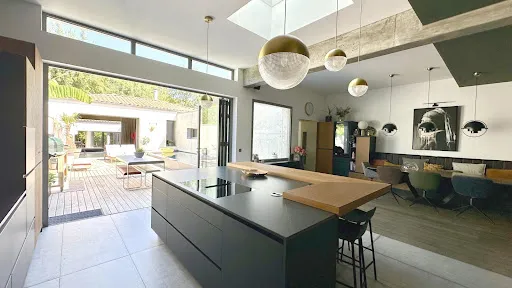 Maison 6 pièces 244 m²