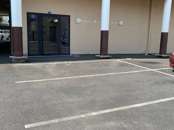 Place de parking sécurisée à louer - Ézanville - 60 /mois
