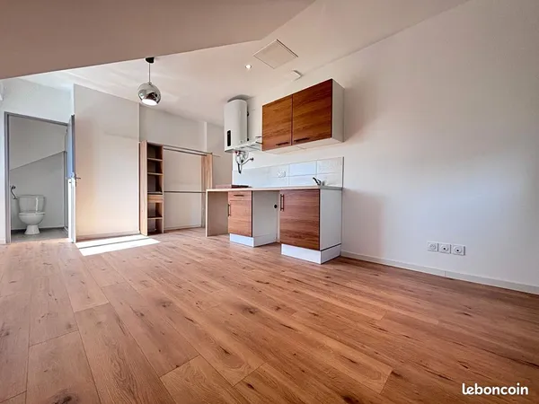 Studio 1 pièce 21 m²