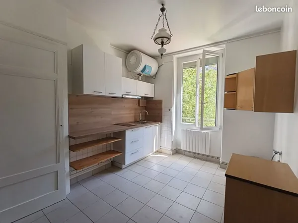 Appartement grand T1 aux Charpennes
