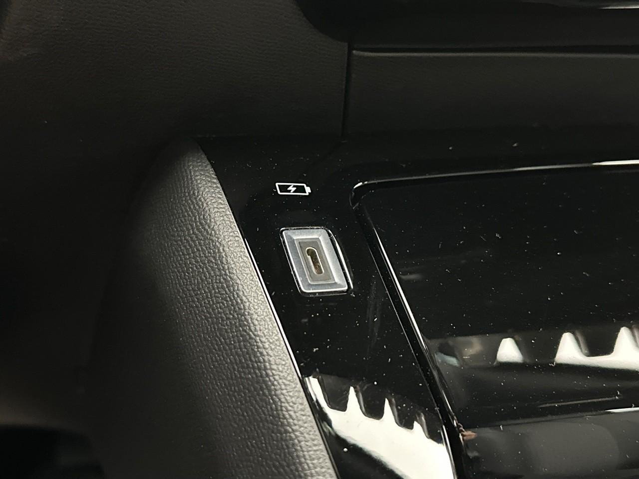 Peugeot 2008 puretech 130 s&s eat8 gt — photo 28
