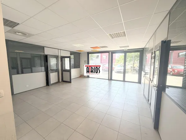 Local professionnel 115 m²