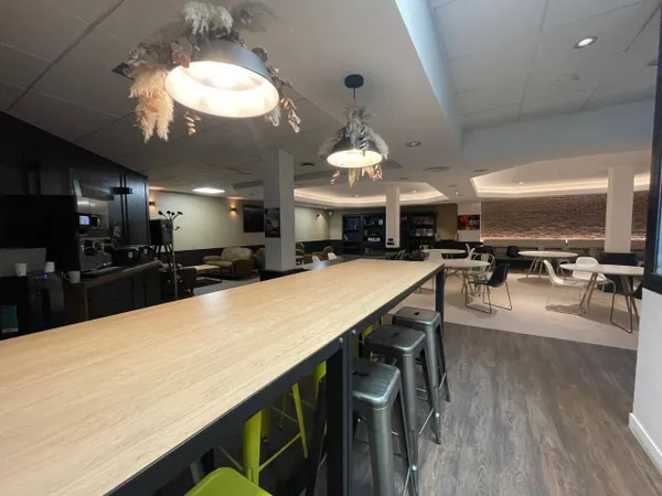 Bureaux 250 m²