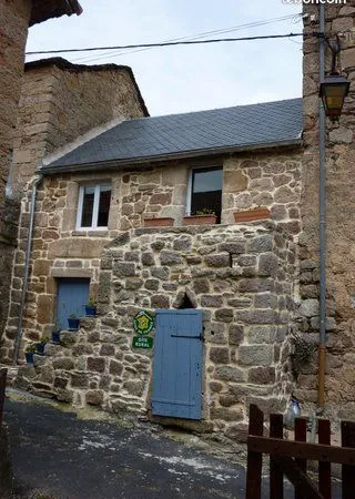 Studio dans un village médiéval près de Millau