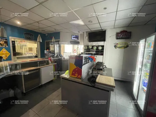 Local d'activité 1296 m²