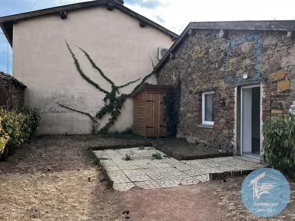 T3 DUPLEX AVEC TERRASSE ET STATIONNEMENT - VINDRY SUR TURDIN