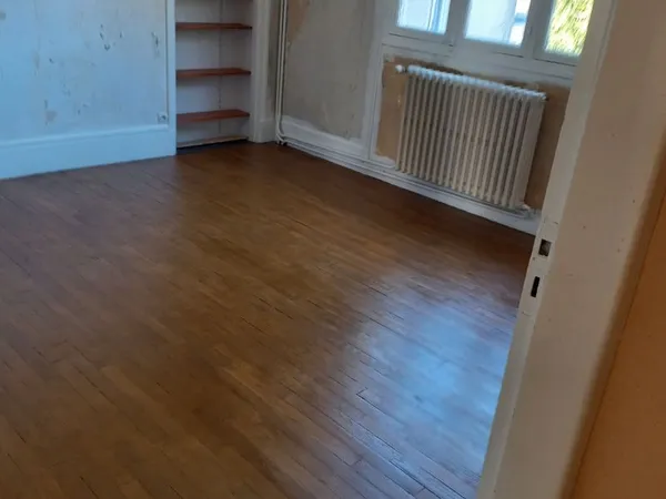 Loue T 3 centre ville Beauvais 74 m2