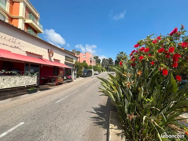 Local de 72 m² - Villefranche-sur-Mer