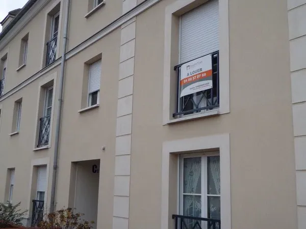 APPARTEMENT DE TYPE 3 DANS RESIDENCE SECURISEE A MONTEREAU