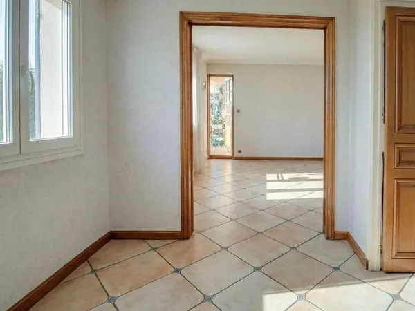 Appartement 6 pièces 79 m²