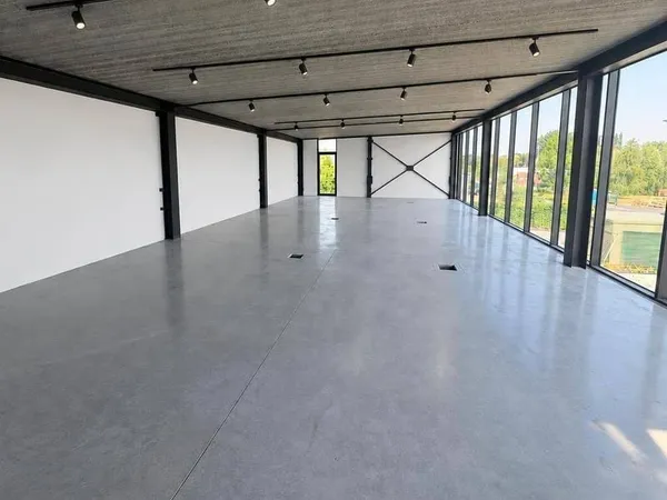 Bureau 140 m²