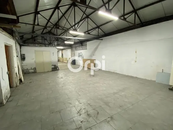 Local 174 m²