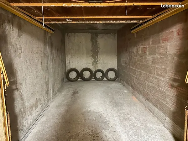 Garage fermé 12 m2