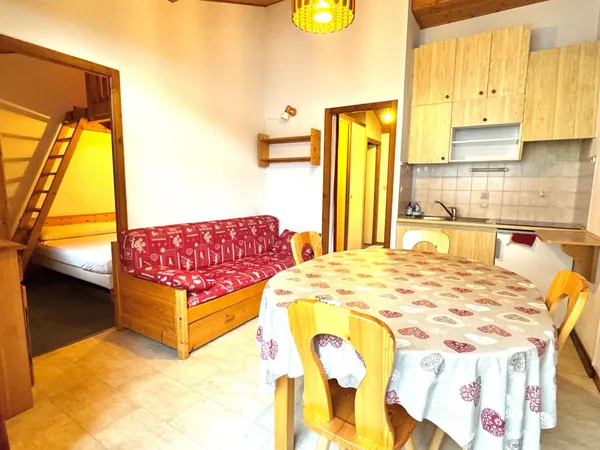 Appartement 3 pièces de 38m2 utile ( 33m2 carrez) donnant sur un balcon offrant une vue dégagée sur 