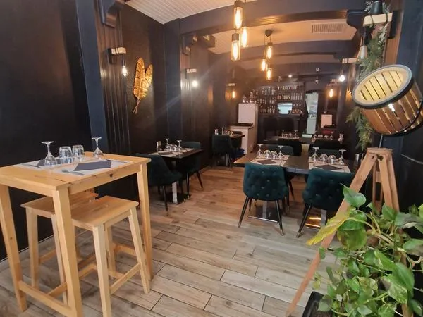 Murs commerciaux 60m2 loué pour investisseur - renta nette 7%