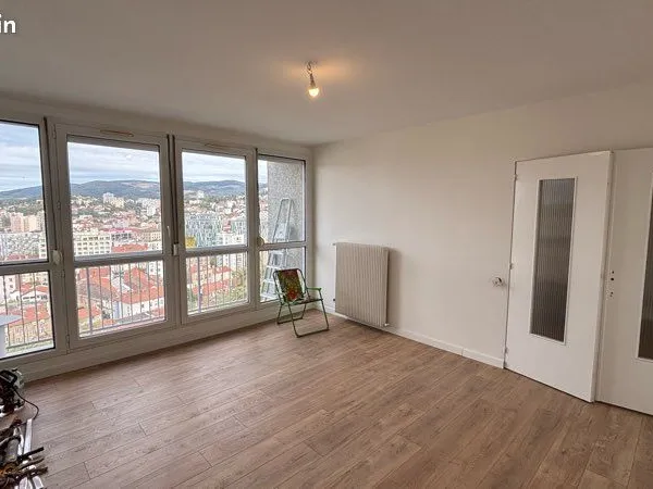 Apparemment T3 ascenseur et garage privé